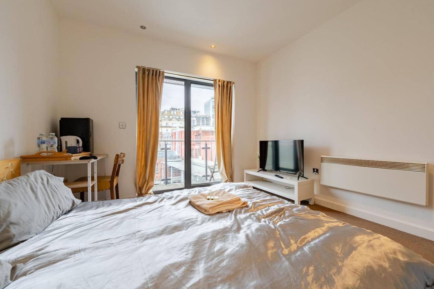 Private Room In Cardiff City Center Bagian luar foto